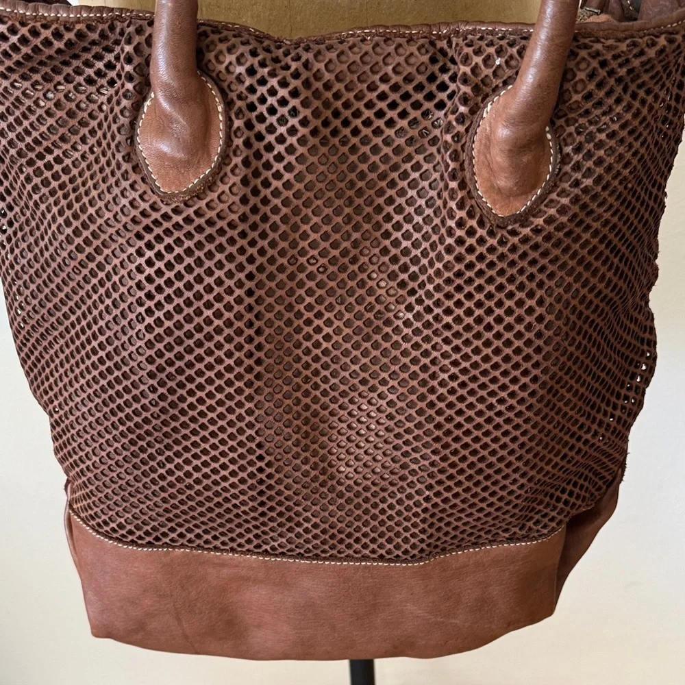 Sundance leather mesh